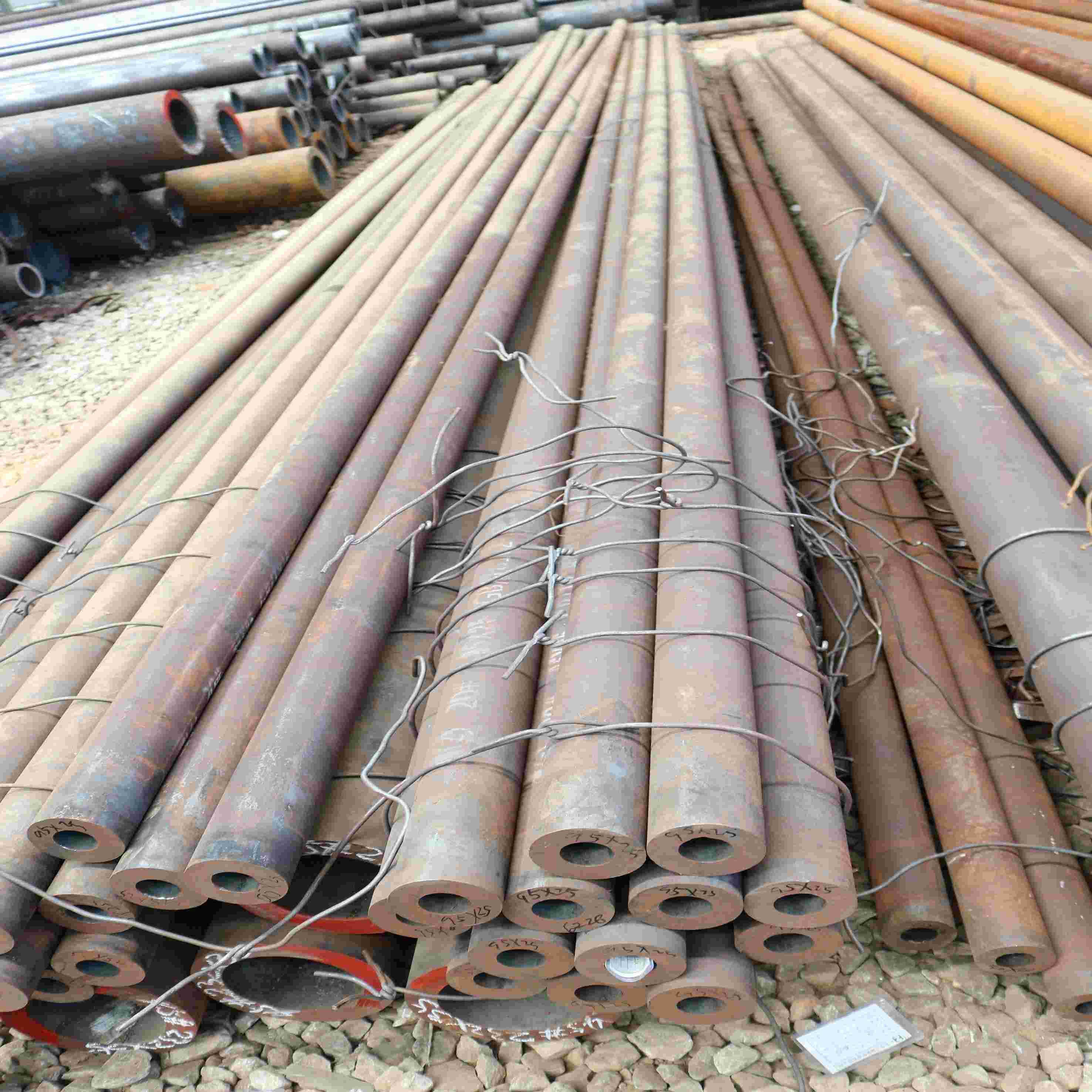 Hot Rolled Seamless Steel Pipe Electrolytic Polishing Seamless Carbon Steel Pipe Oil And Gas Transmission Pipe