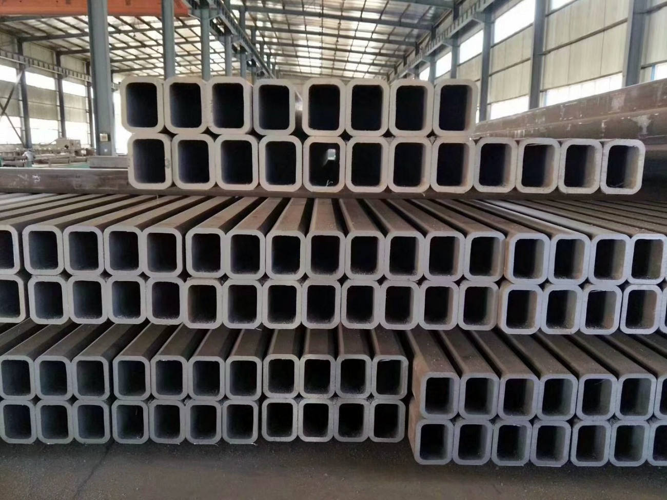 Black Tube Square Tube